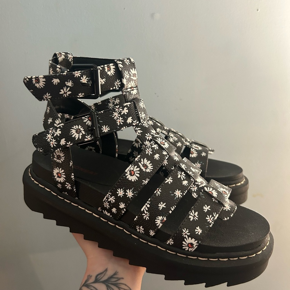NWOT Union Bay Sandals